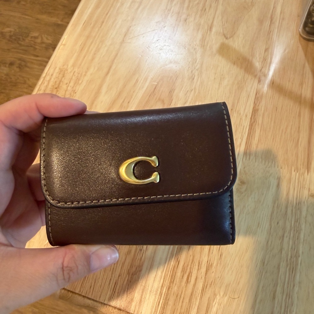 Coach Essential Wallet with Snap Cardholder